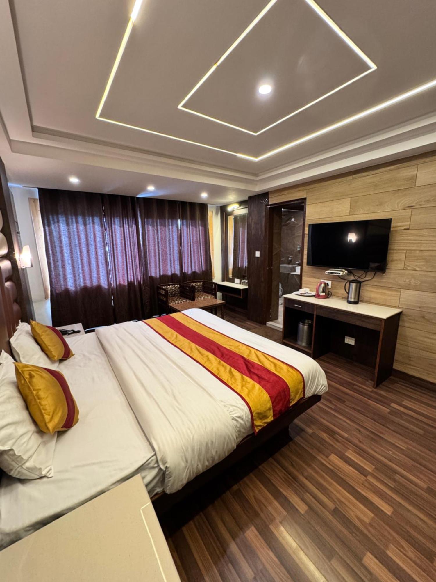 שימלה Victory Hotel And Restaurant By Gs Hospitality מראה חיצוני תמונה