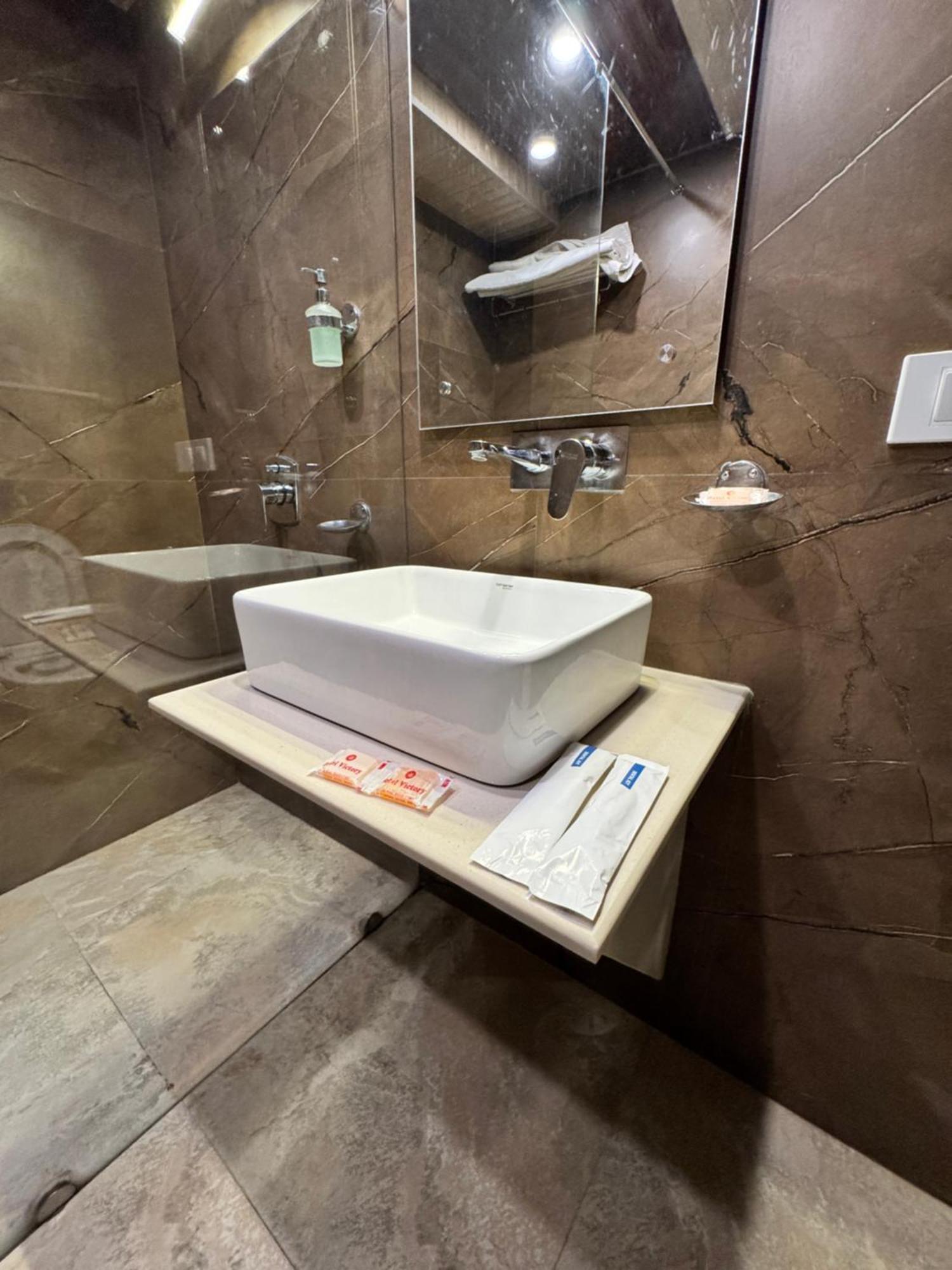 שימלה Victory Hotel And Restaurant By Gs Hospitality מראה חיצוני תמונה