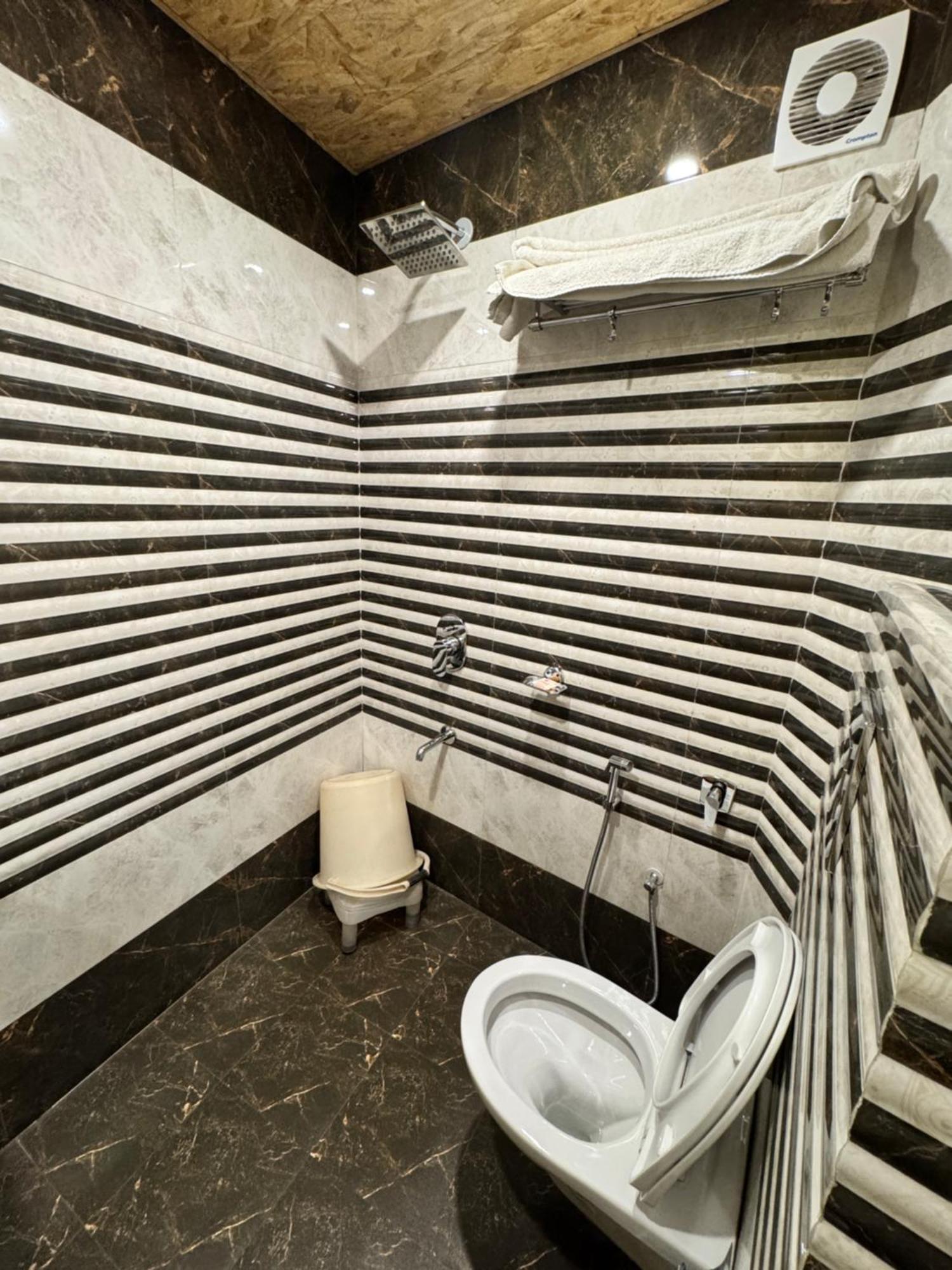 שימלה Victory Hotel And Restaurant By Gs Hospitality מראה חיצוני תמונה