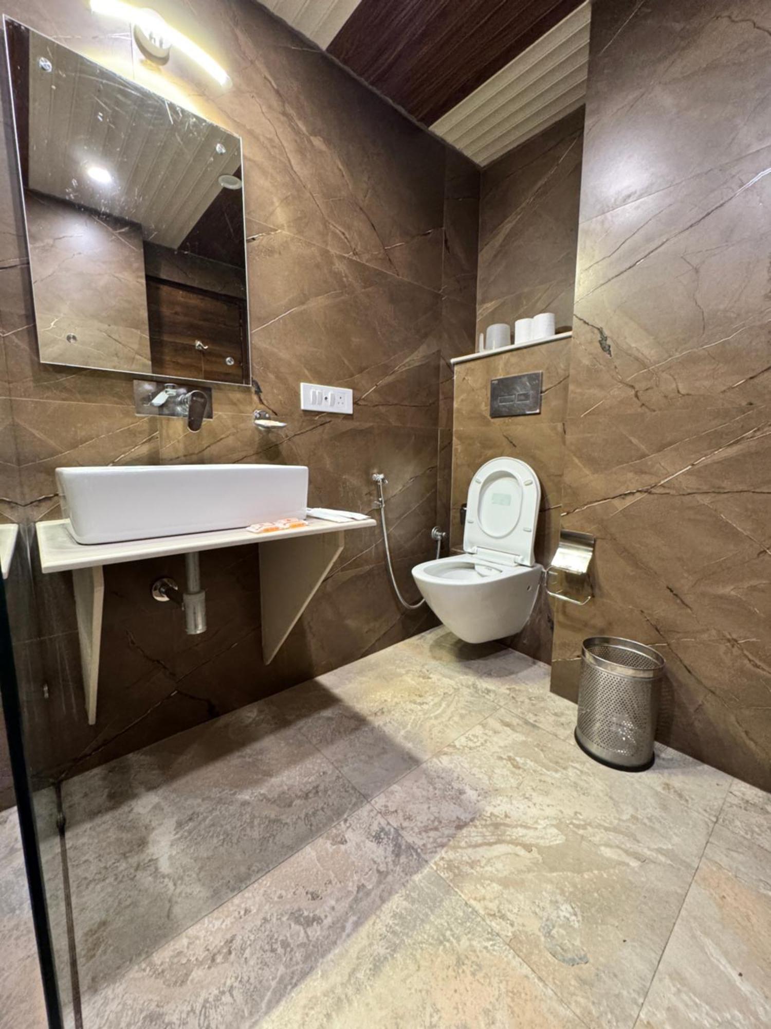 שימלה Victory Hotel And Restaurant By Gs Hospitality מראה חיצוני תמונה